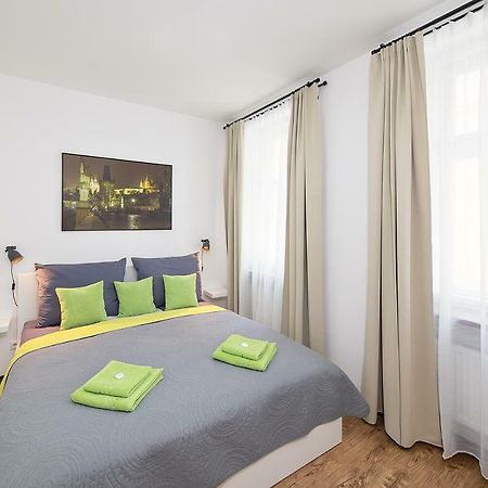 פראג Apartment Near City Centre With Parking Place מראה חיצוני תמונה