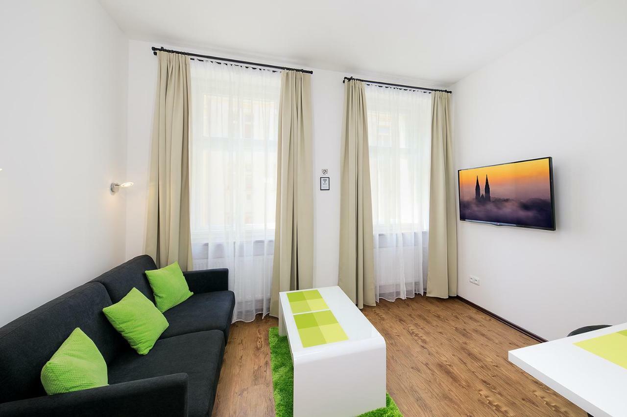פראג Apartment Near City Centre With Parking Place מראה חיצוני תמונה